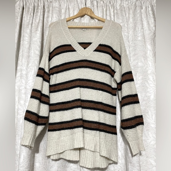 American Eagle Oversized Waffle Knit V Neck Sweater Size S - Picture 1 of 5